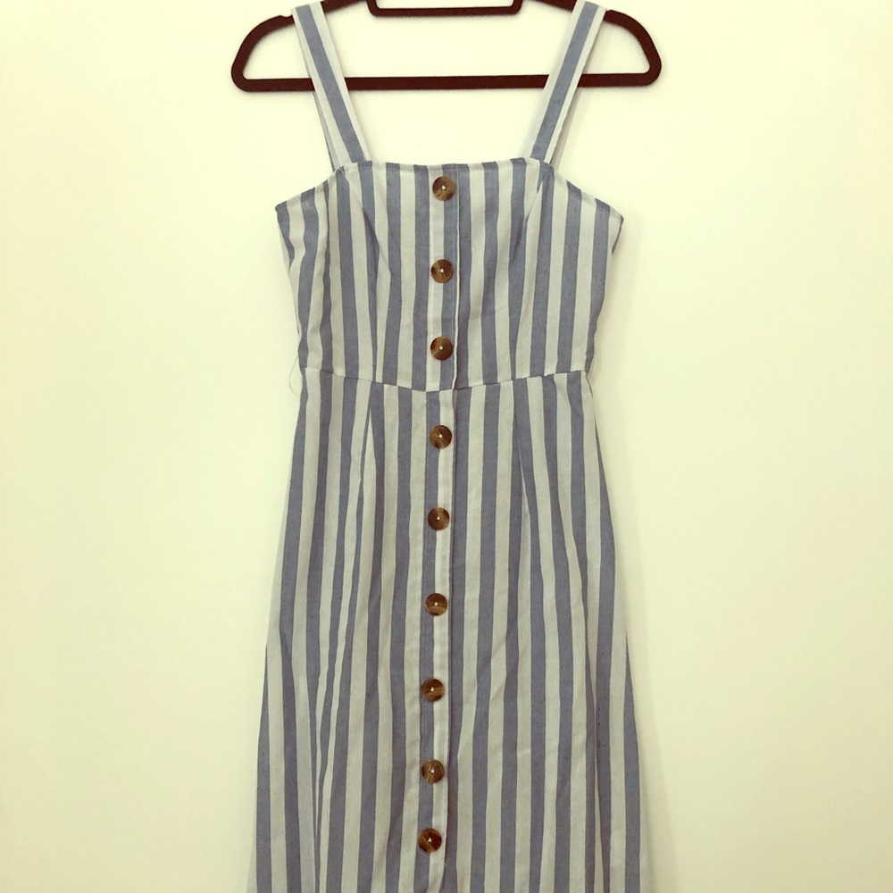 Women’s blue and white stripes casual dress